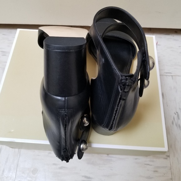 🚫🚫SOLD🚫🚫 Michael Kors ankle strap sandals - Picture 6 of 8